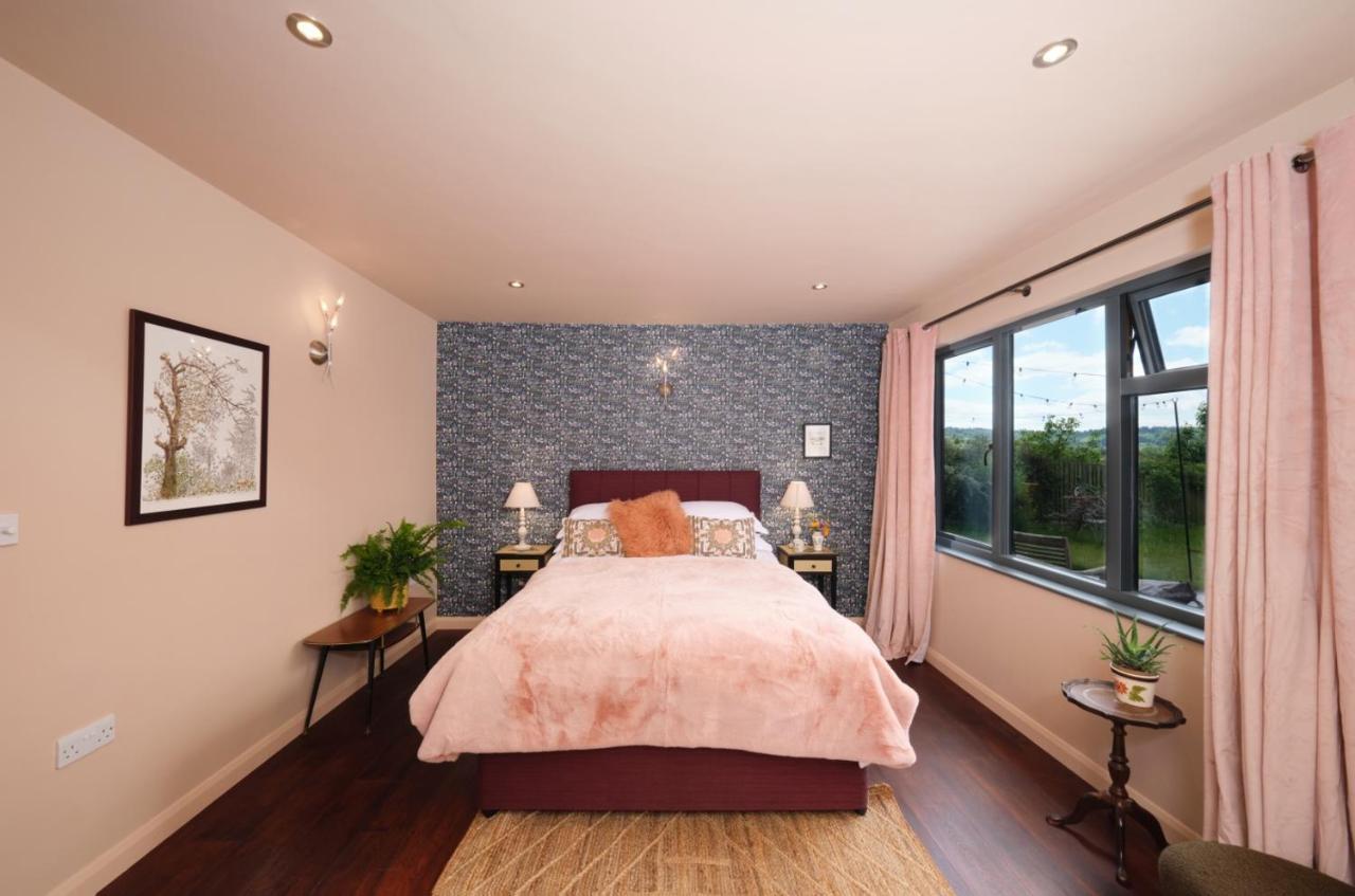 Acer House Stylish Garden Flat Lovely Valley View Dog Friendly Central באת' מראה חיצוני תמונה